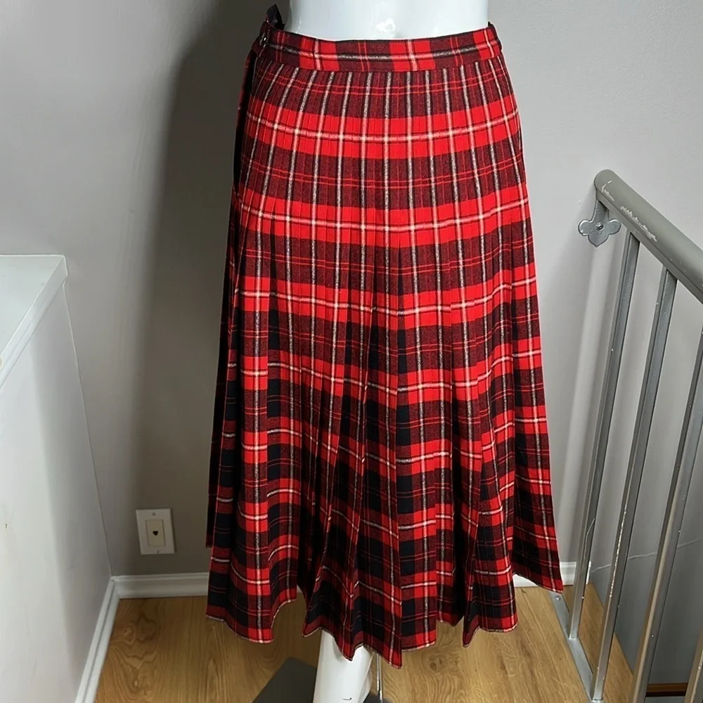 Pendleton Sz 6 Reversable Red Black Wool Flat Front Pleated Midi Skirt